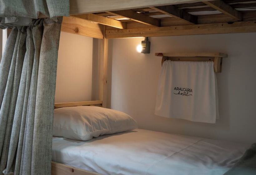 Araucária Hostel E Pousada