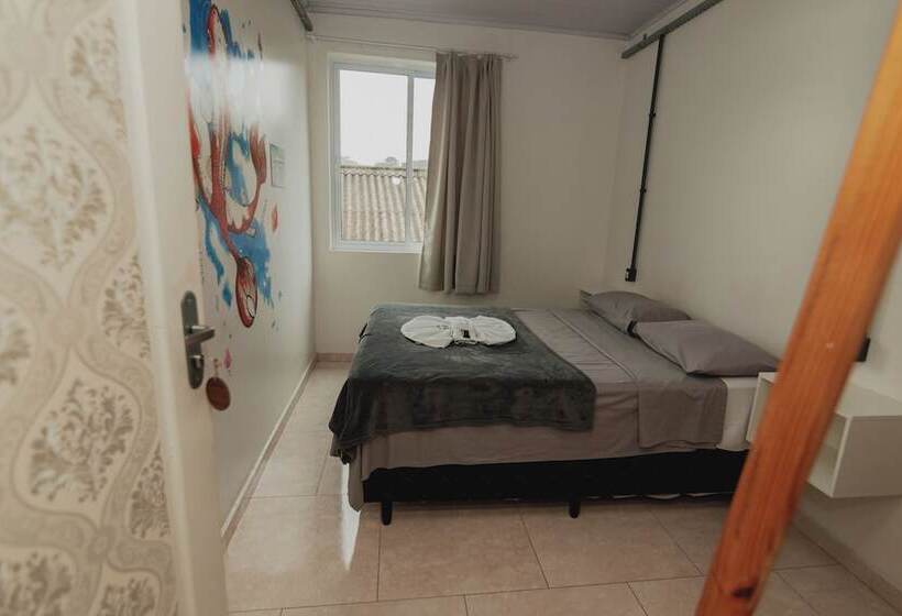Araucária Hostel E Pousada