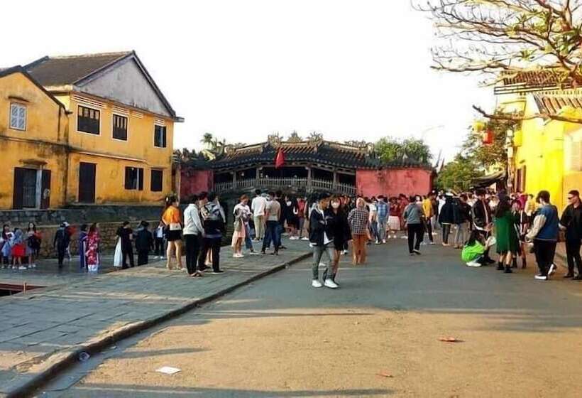 تختخواب و صبحانه Hoian Royal Villa