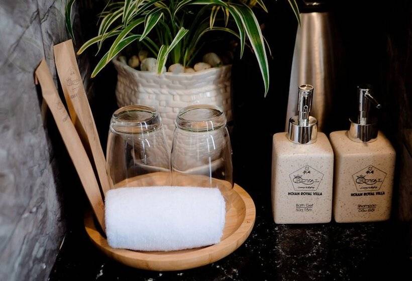 تختخواب و صبحانه Hoian Royal Villa