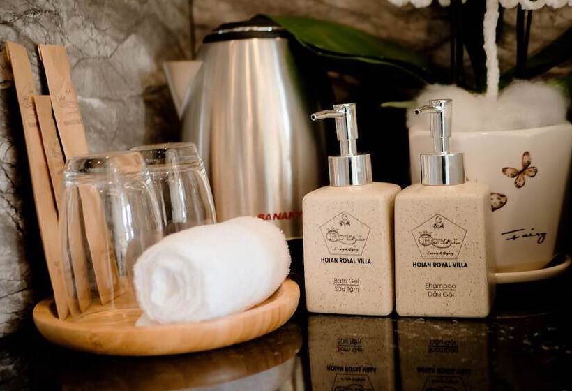 تختخواب و صبحانه Hoian Royal Villa