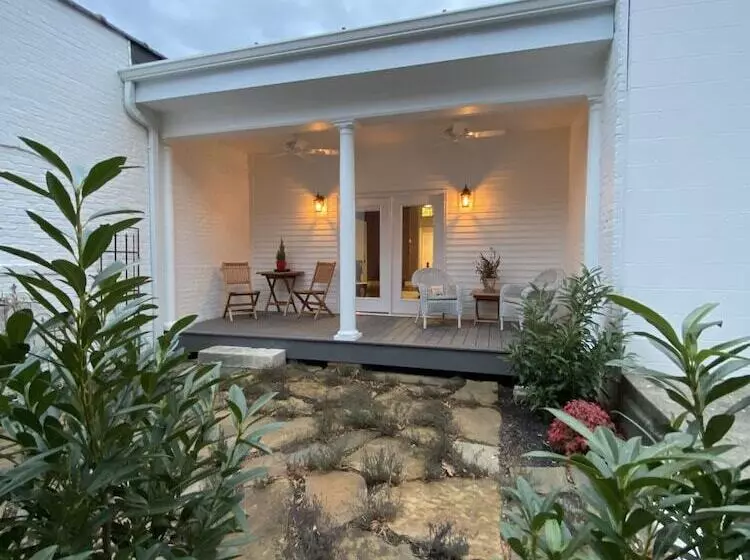 Belle Louise Historic Bed & Breakfast