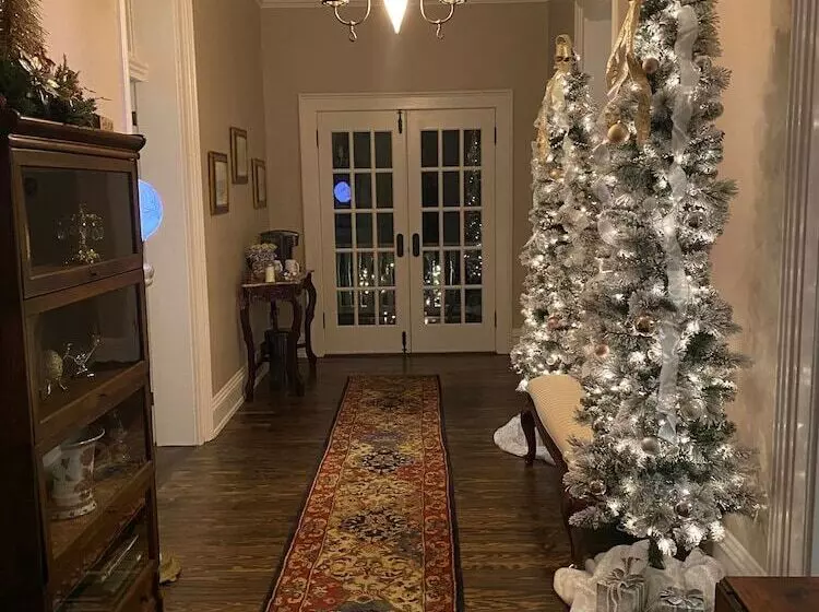 Belle Louise Historic Bed & Breakfast