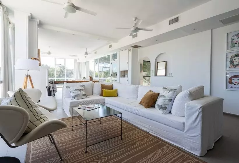 Hotelli Arte Del Rey