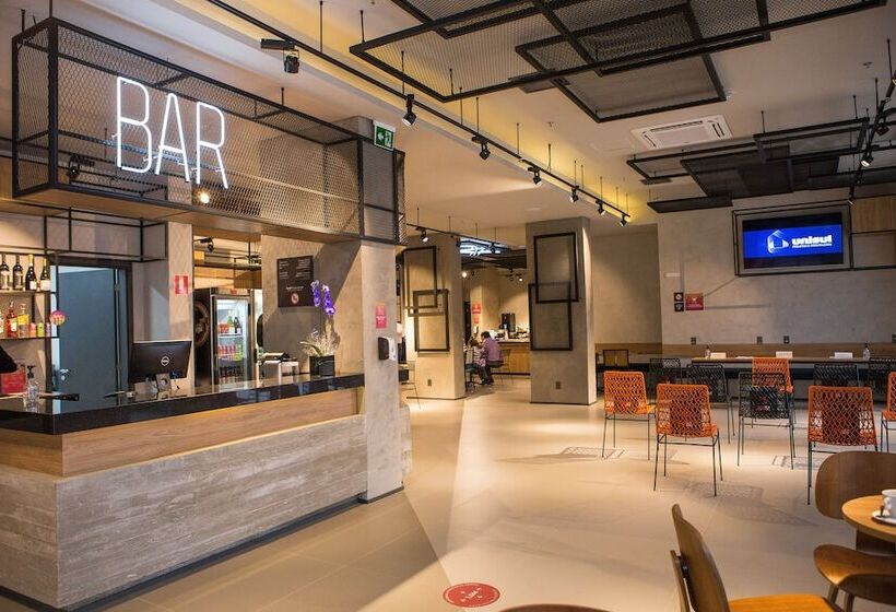 هتل Ibis Ponta Grossa