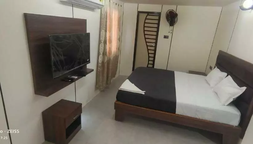 Hotelli Krish Garden