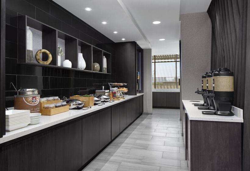 Отель Springhill Suites By Marriott East Rutherford Meadowlands Carlstadt