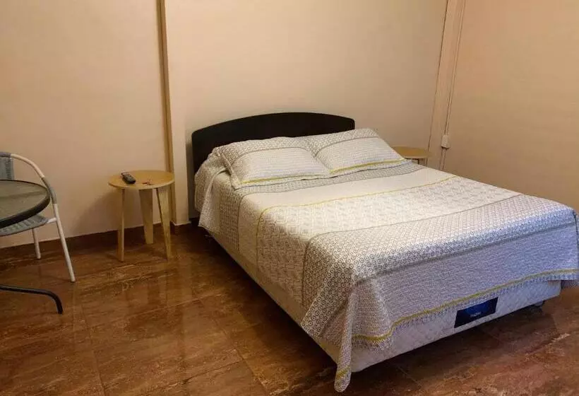 پانسیون Hostal Iria