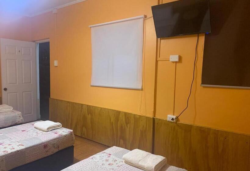 پانسیون Hostal Iria