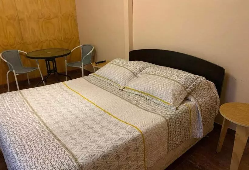 پانسیون Hostal Iria
