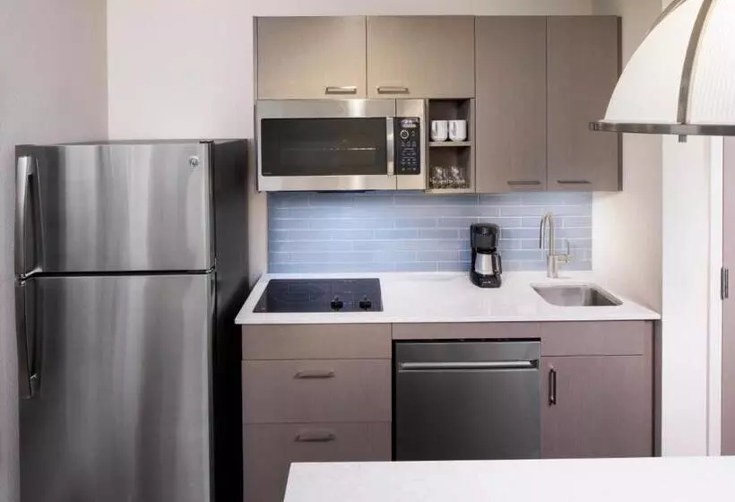 هتل Hyatt House Tallahassee Capitol University