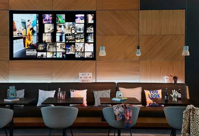 ホテル Moxy Chester