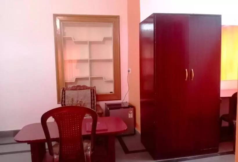 ホテル Mrignayani