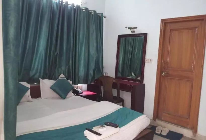 ホテル Mrignayani