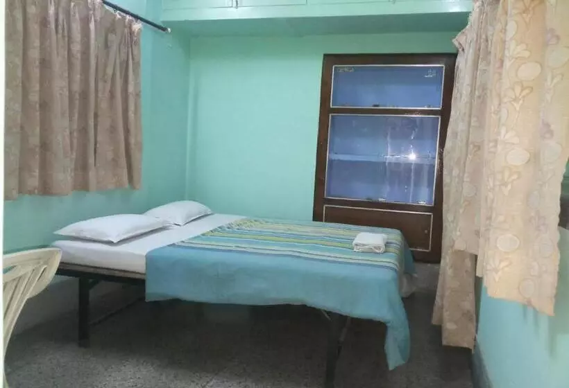 ホテル Mrignayani