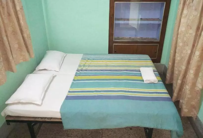 ホテル Mrignayani