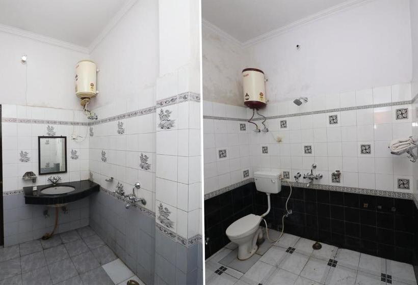 בית מלון כפרי Oyo 28193 Navya Inn