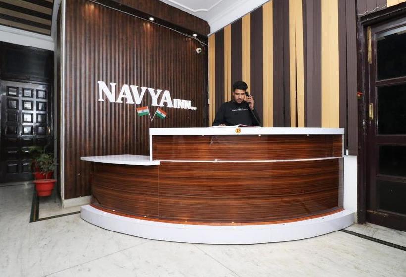 בית מלון כפרי Oyo 28193 Navya Inn