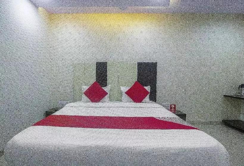 Hotelli Flagship 76385  Samrat Palace  Moca