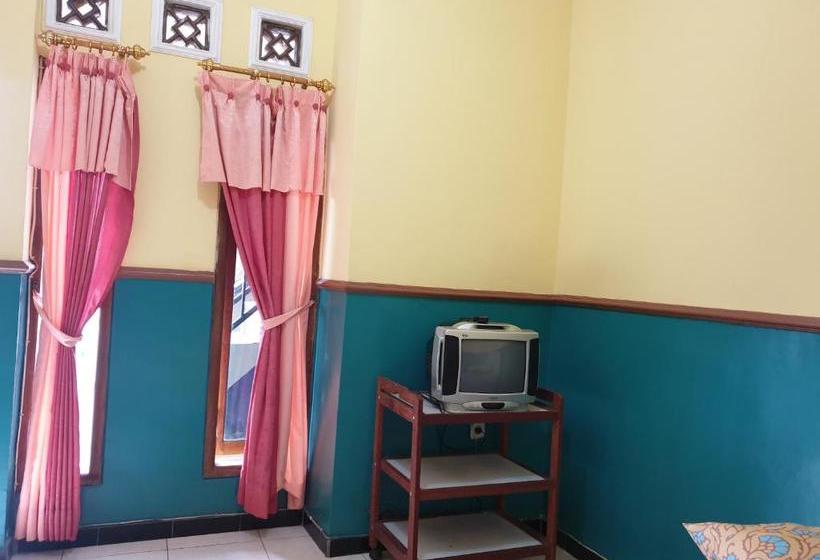 Pensionat Villa Bukit Cemara