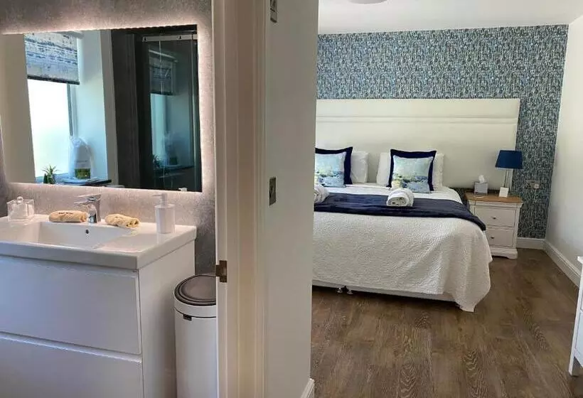 Toppesfield House B&b