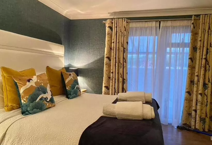 Toppesfield House B&b