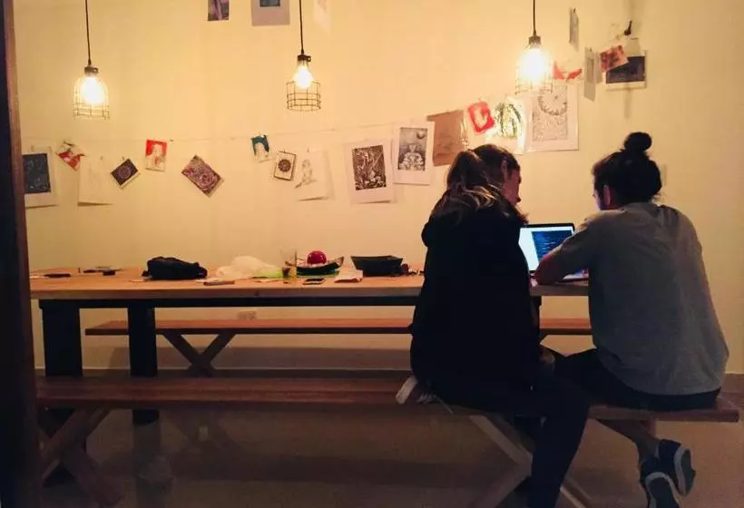 Retkeilymaja Roots Backpackers