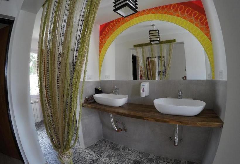 旅馆 Roots Backpackers