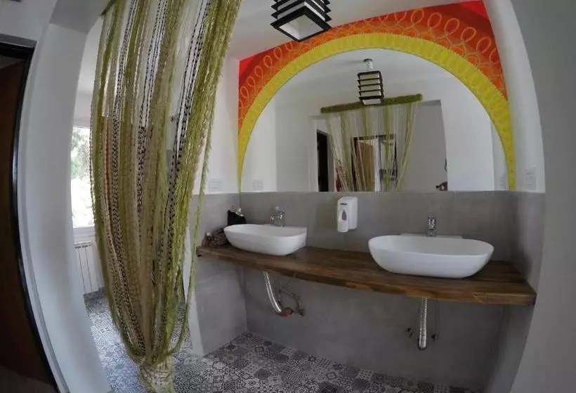 Retkeilymaja Roots Backpackers