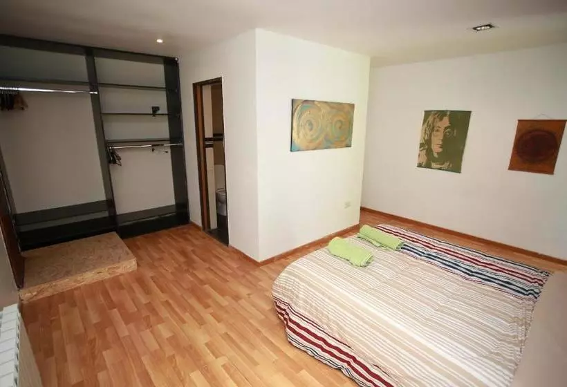 Retkeilymaja Roots Backpackers