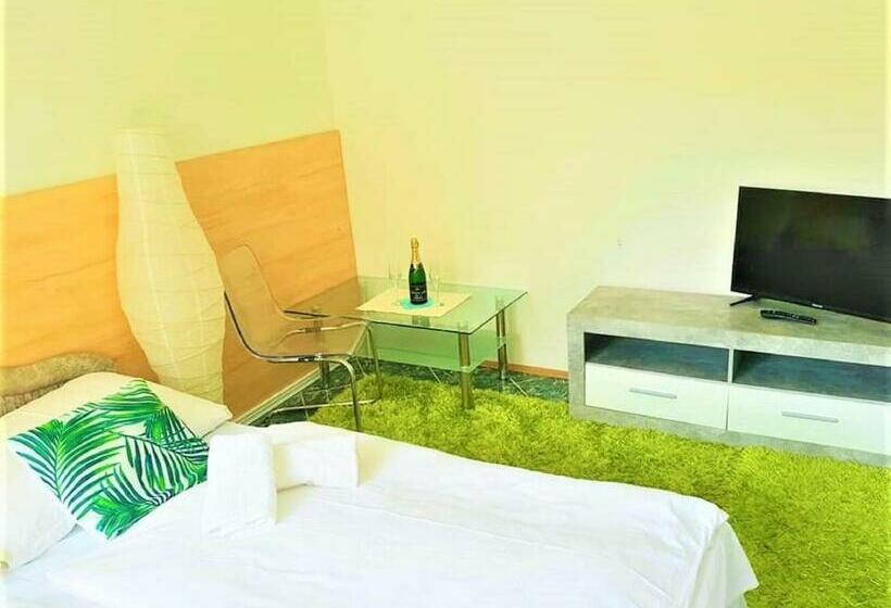 בית מלון כפרי Admiral