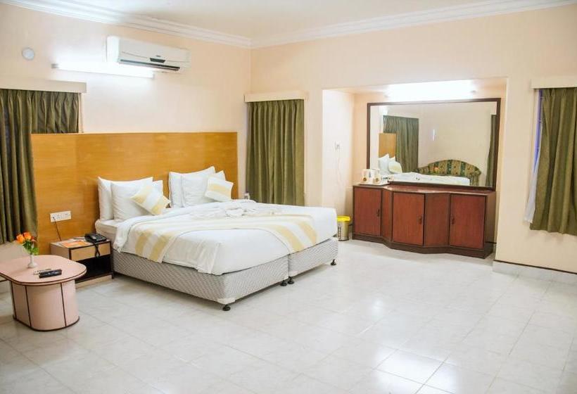 Отель Vinnca Lrn Excellency