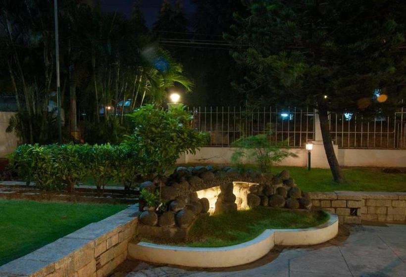 Отель Vinnca Lrn Excellency