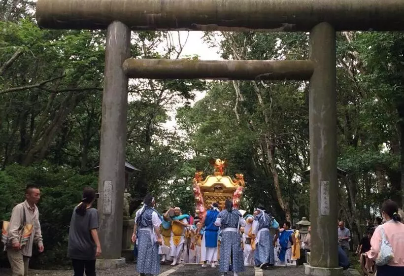 Majatalo Guesthouse Tomaya