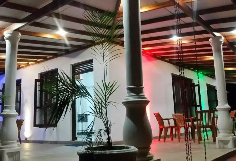 Majatalo Kandyan Rest