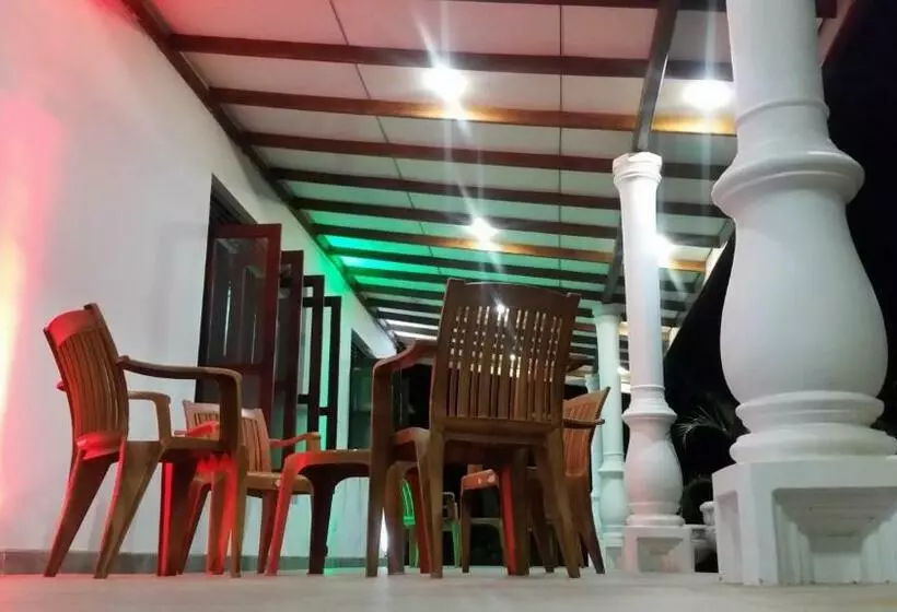 Majatalo Kandyan Rest