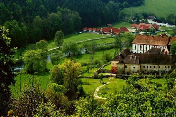 פנסיון Penzion A Kemp Koruna