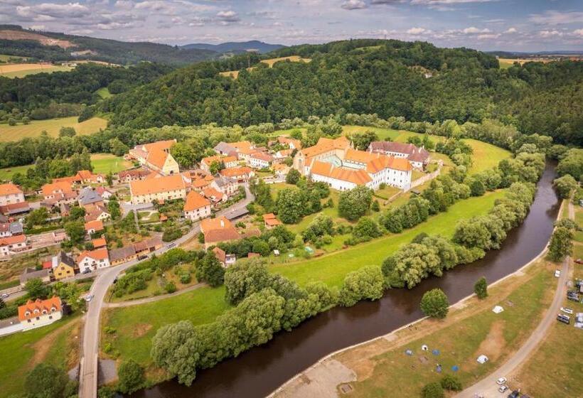 פנסיון Penzion A Kemp Koruna