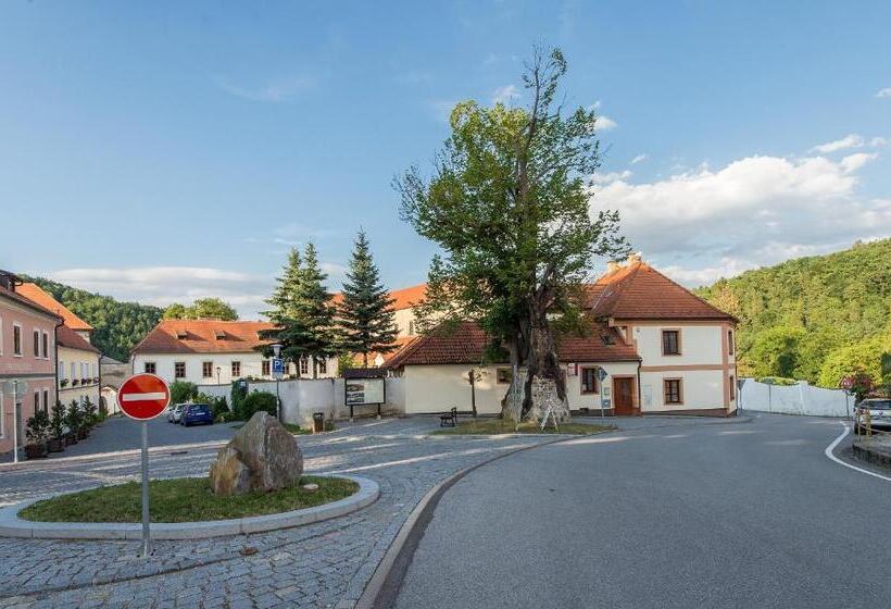 פנסיון Penzion A Kemp Koruna