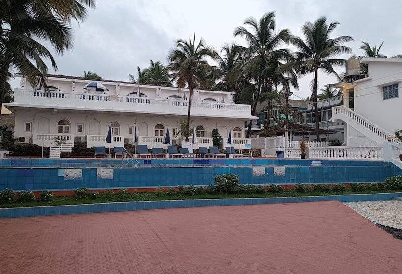 Qees Empire Beach Resort