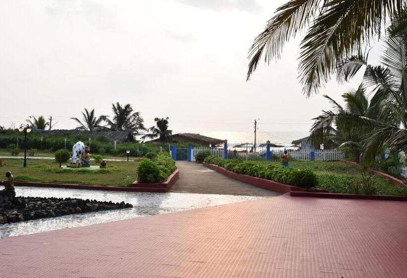 Qees Empire Beach Resort