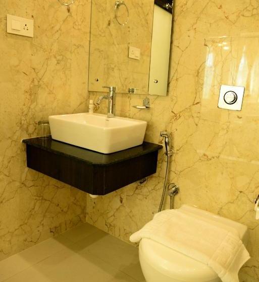 בית מלון כפרי Krishna Beach Resort