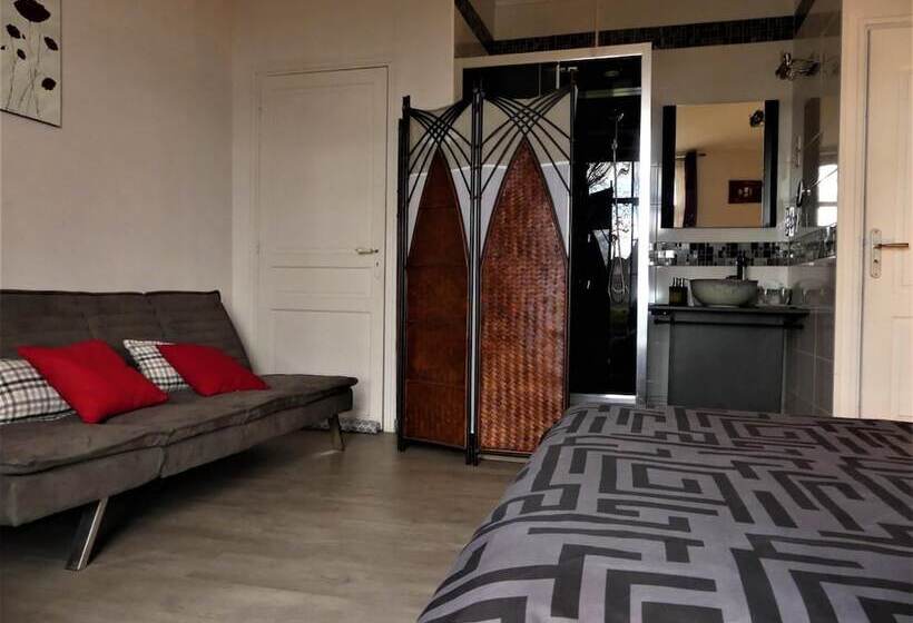 펜션 Chambres D'hotes Du Haut Anjou