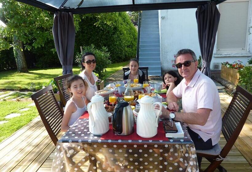 펜션 Chambres D'hotes Du Haut Anjou