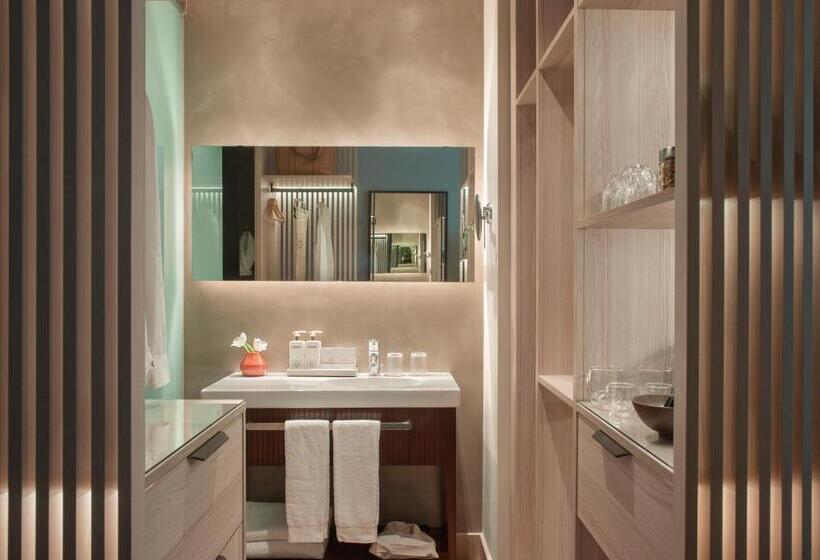 Grand Hotel Central, Small Luxury Hotels