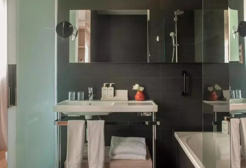 Grand Hotel Central, Small Luxury Hotels