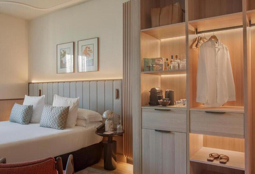 Grand Hotel Central, Small Luxury Hotels