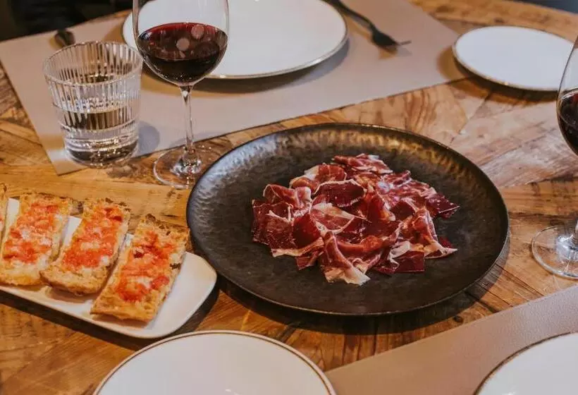 Grand Hotel Central, Small Luxury Hotels