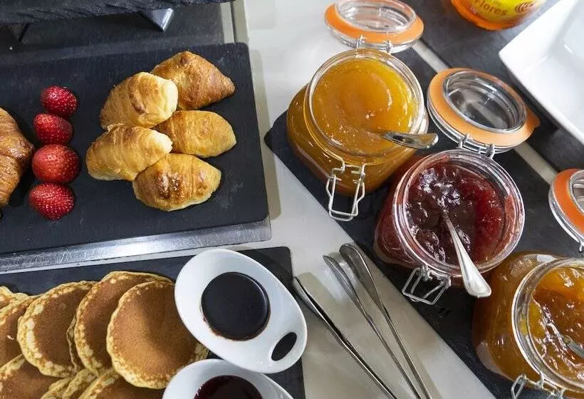 هتل Petit Palace Plaza Malaga