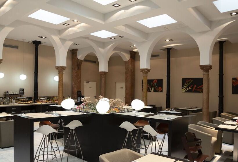 هتل Petit Palace Plaza Malaga